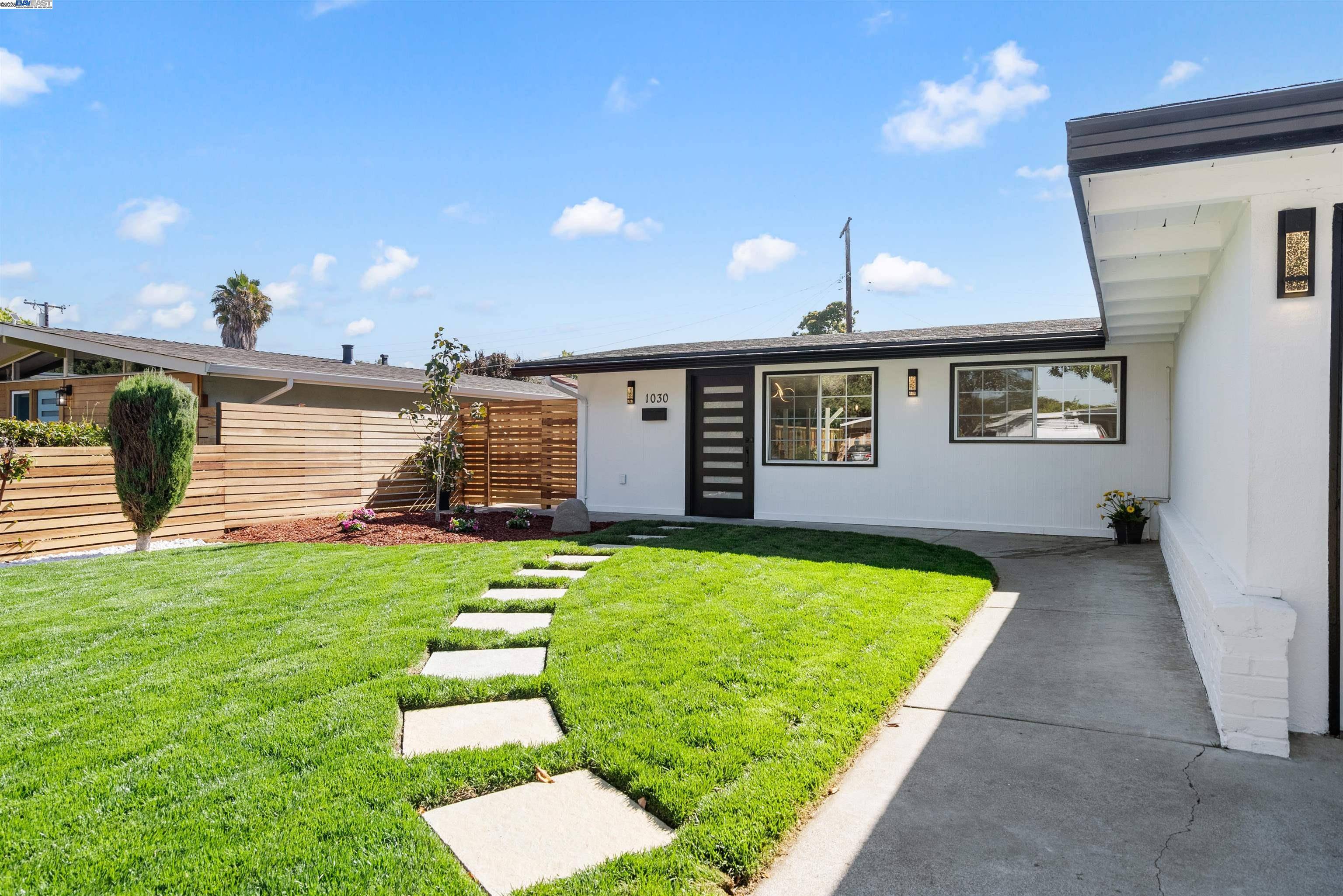 1030 Blazingwood Dr, Sunnyvale, CA 94089