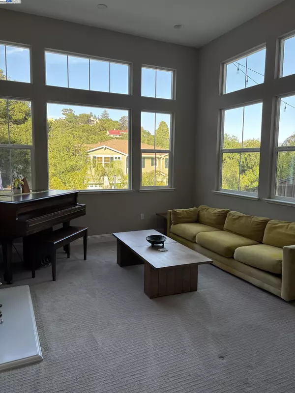 Lafayette, CA 94549,21 Withers Court