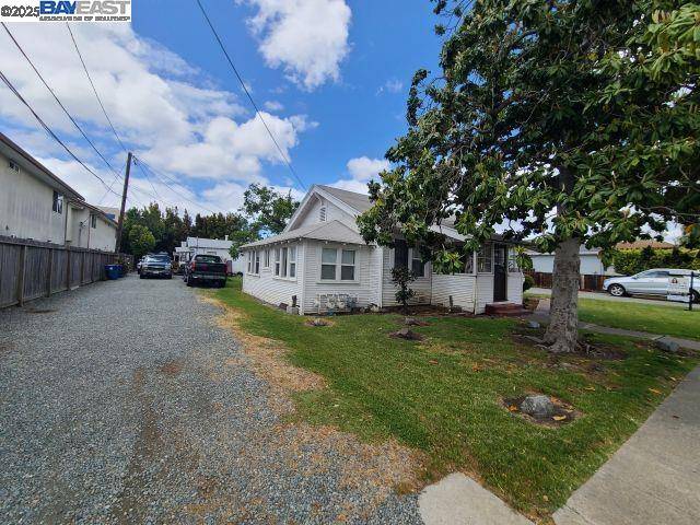 Castro Valley, CA 94546,19979 Wisteria St