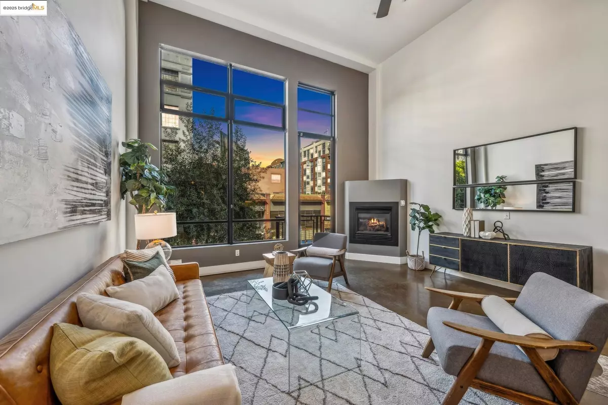 San Francisco, CA 94107,200 Townsend St #4