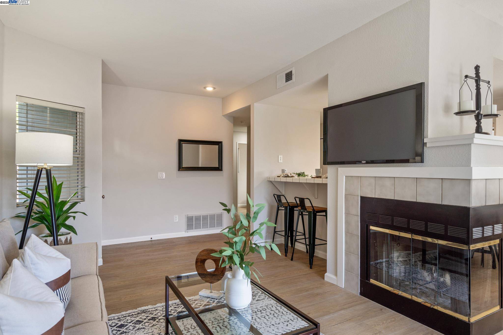 Pleasanton, CA 94588,8165 Mountain View Dr #C