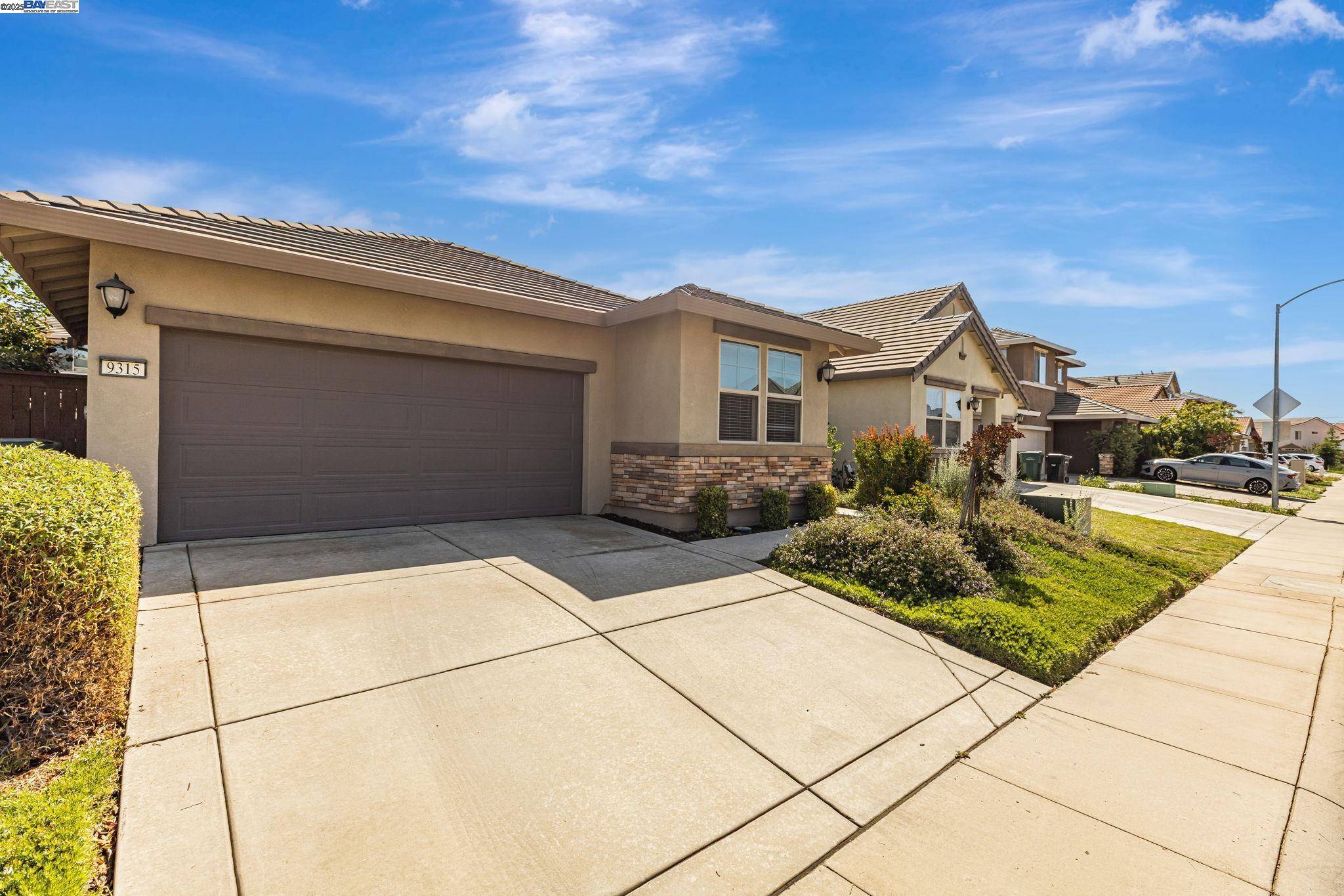 Sacramento, CA 95829,9315 Wild Lilac Cir