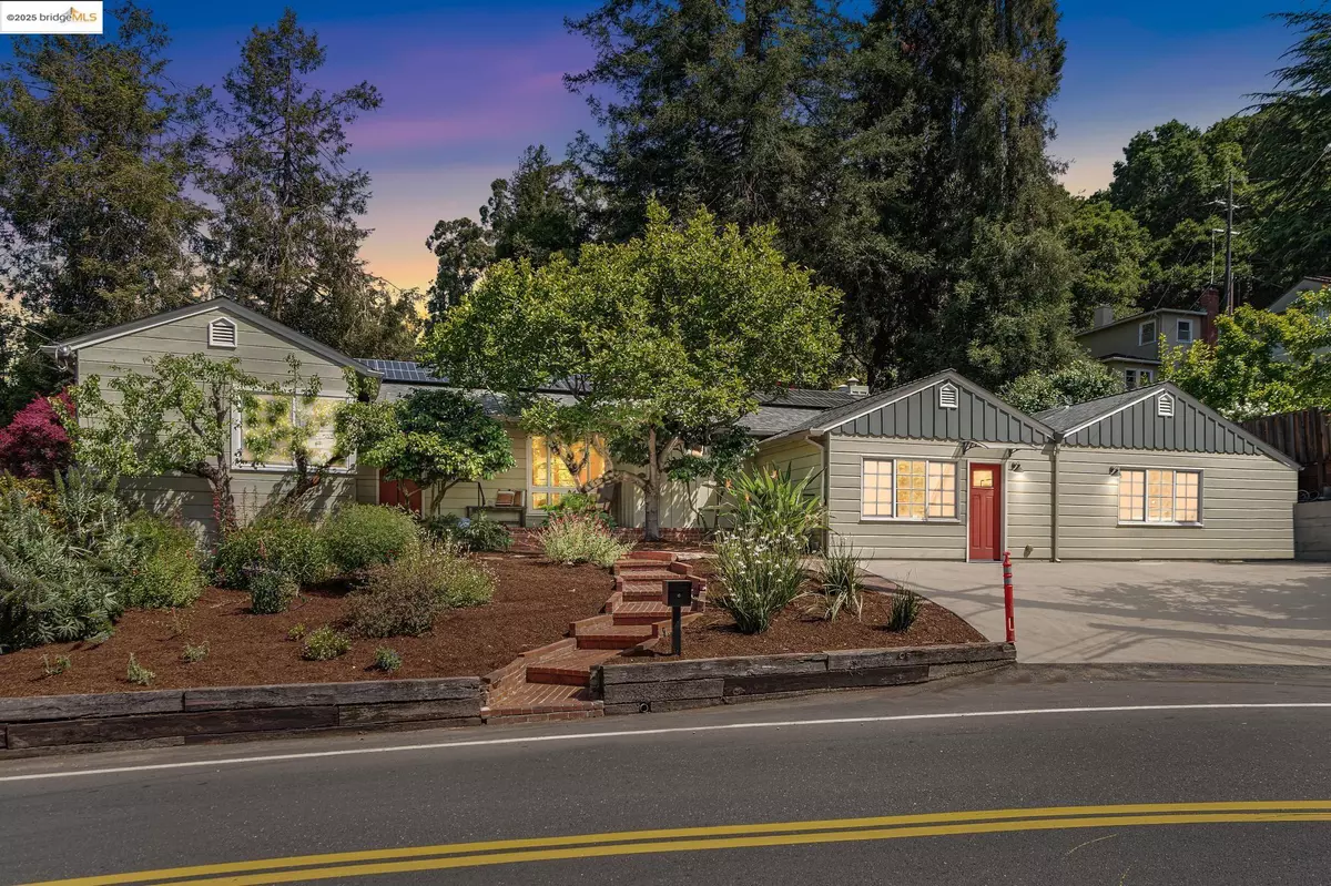 Oakland, CA 94611,5625 Snake Rd
