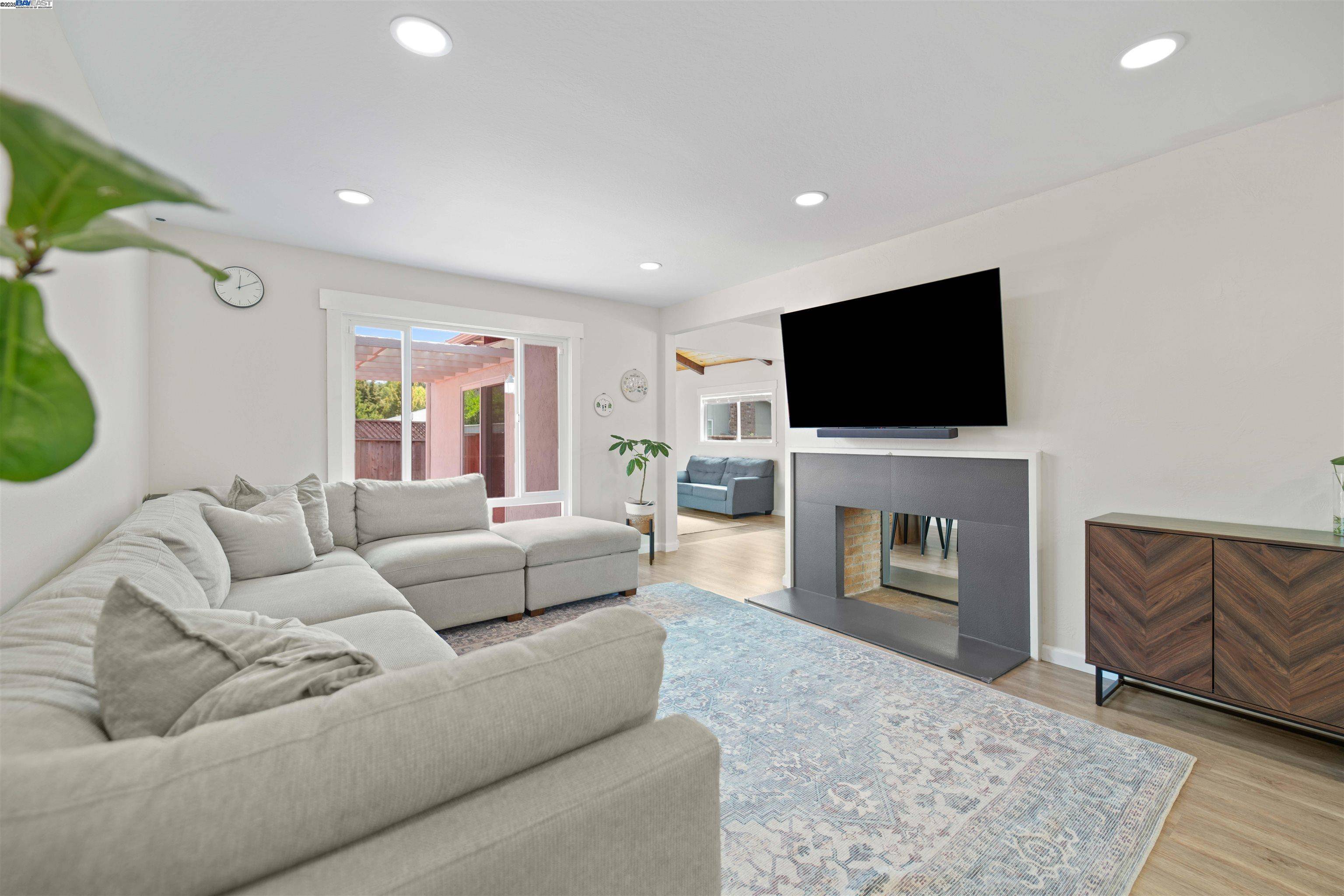 Hayward, CA 94544,24880 Townsend Ave