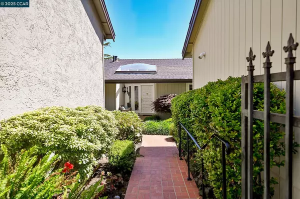 Moraga, CA 94556,112 Alta Mesa Ct