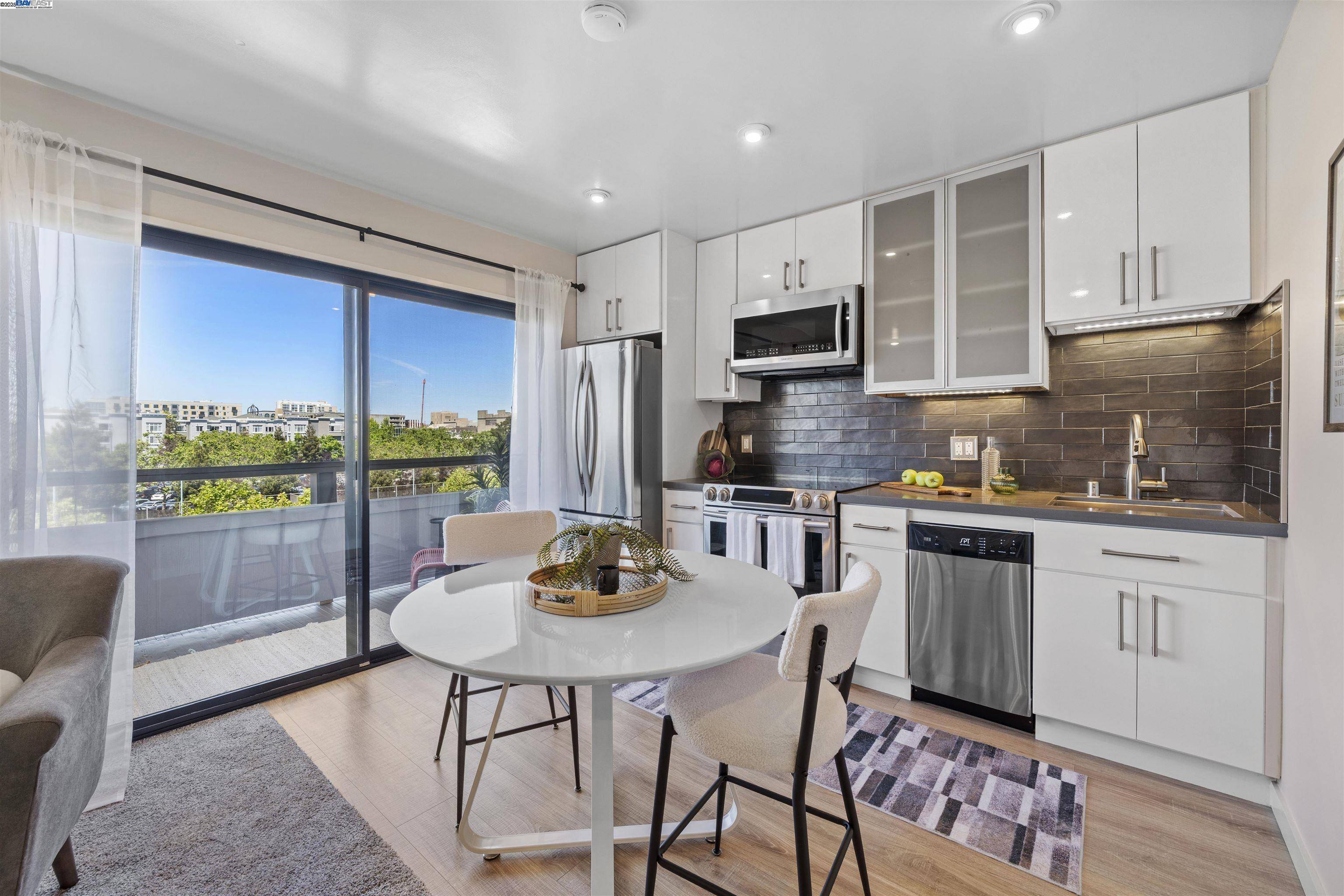 5 Embarcadero W #321,  Oakland,  CA 94607