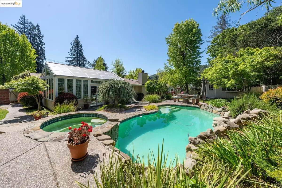Orinda, CA 94563,14 El Camino Moraga