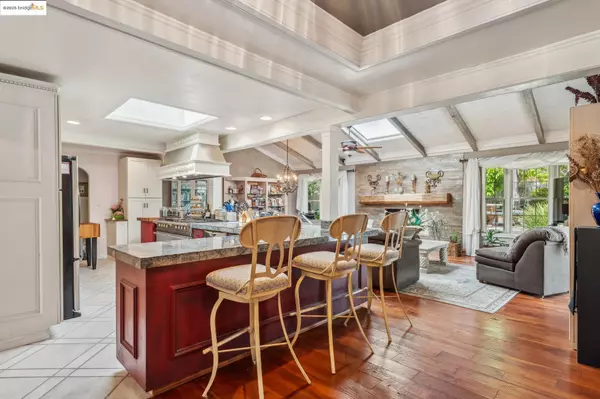 Orinda, CA 94563,14 El Camino Moraga