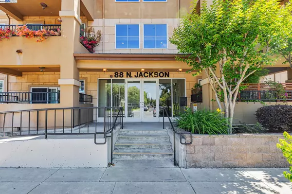 San Jose, CA 95116,88 N Jackson Ave #108