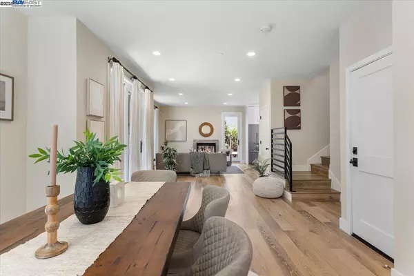 Menlo Park, CA 94025,1002 Middle Ave