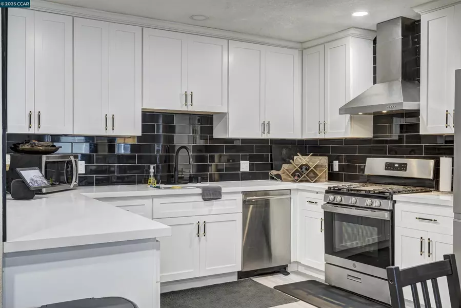 1324 104th Ave, Oakland, CA 94603