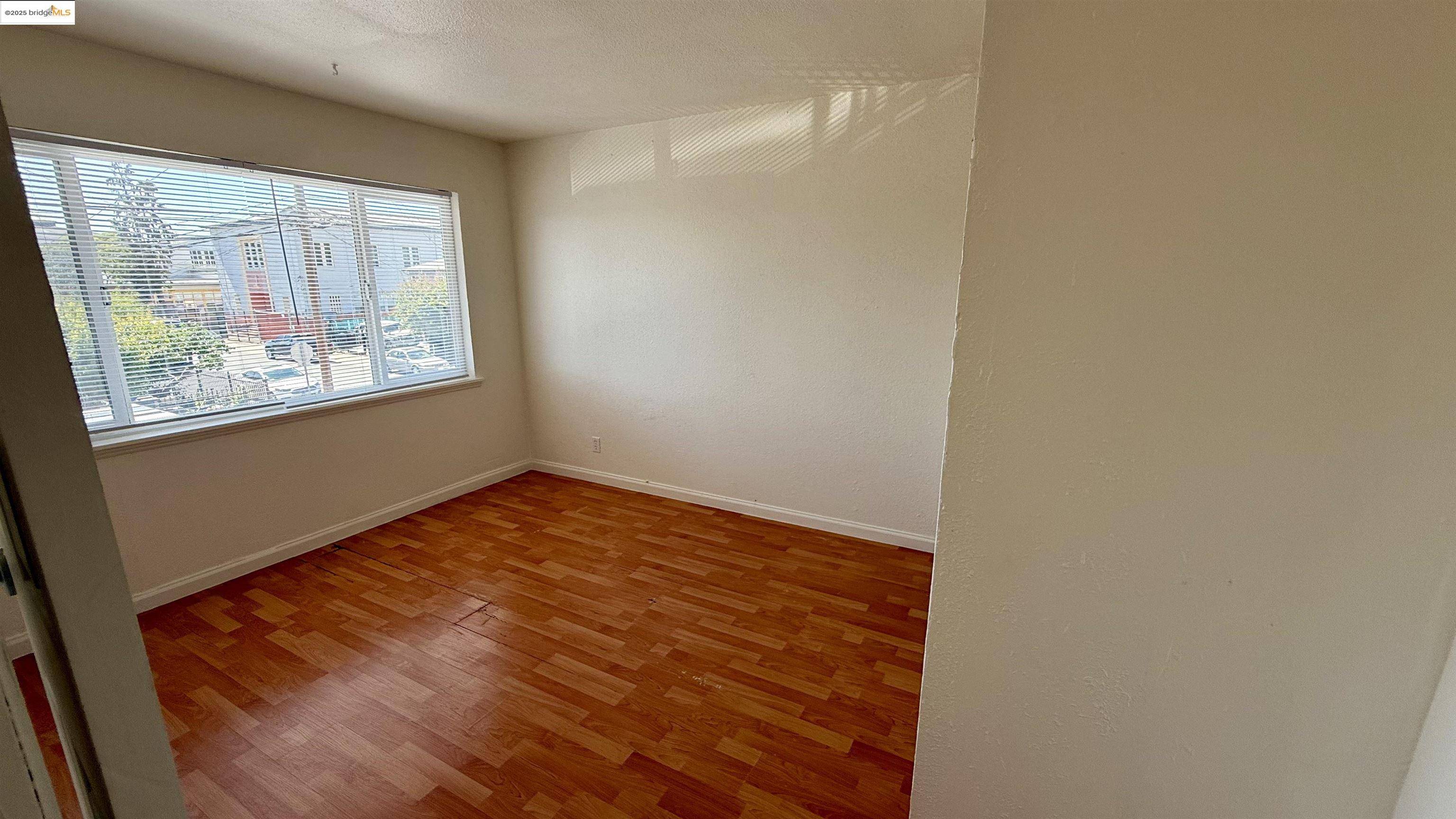 Oakland, CA 94603,10100 Walnut #3