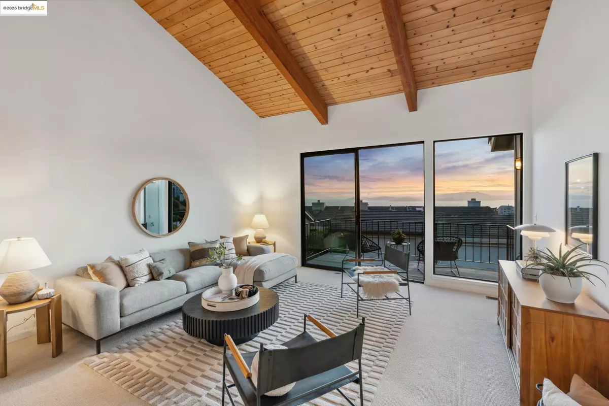Oakland, CA 94618,15 Marlin Cove