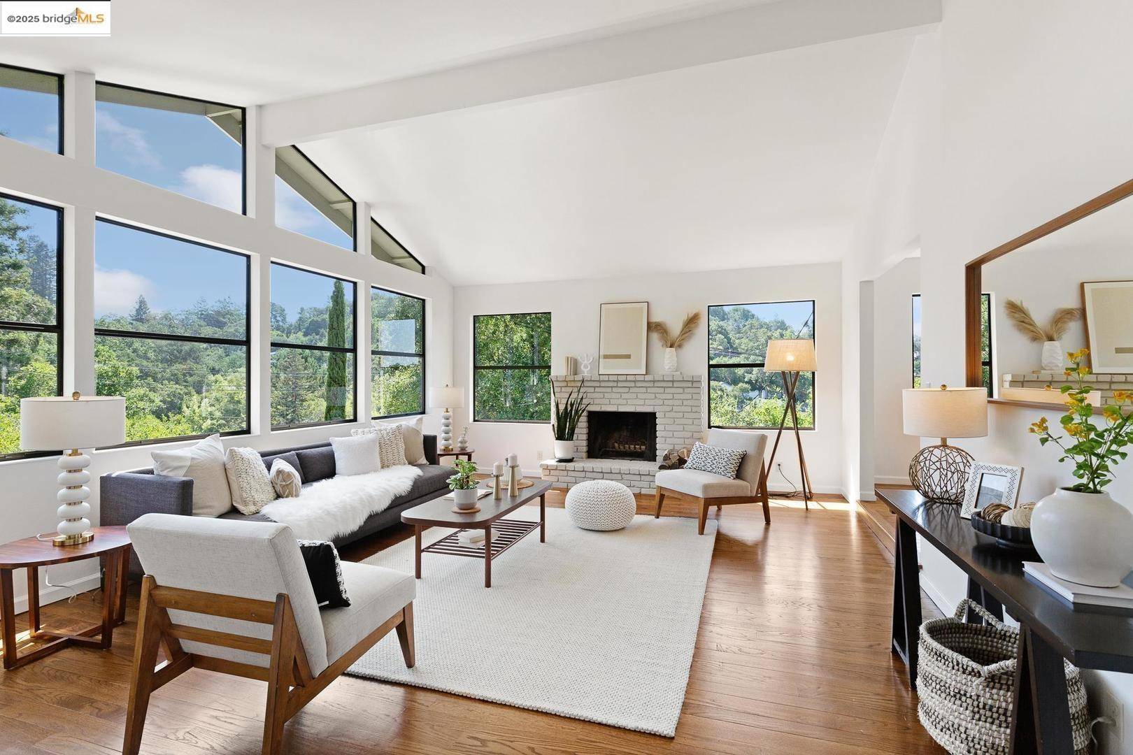 Orinda, CA 94563,151 La Espiral