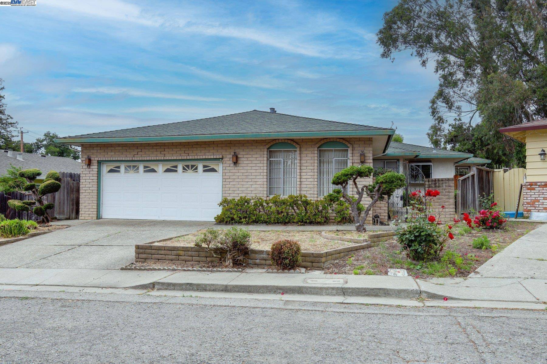 19427 Forest Pl, Castro Valley, CA 94546