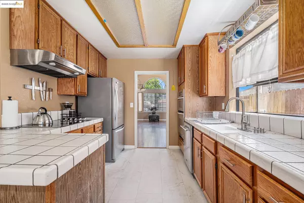 Antioch, CA 94531,2434 Whitetail Dr