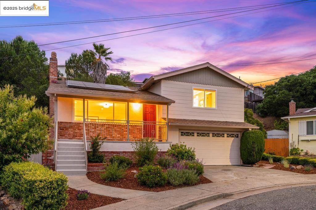 Oakland, CA 94605,21 Maggiora Ct