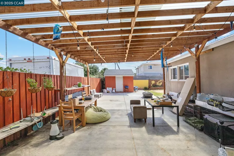 7447 Lockwood St, Oakland, CA 94621