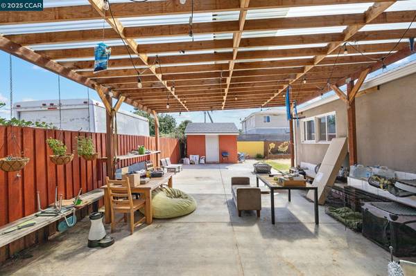 7447 Lockwood St, Oakland, CA 94621