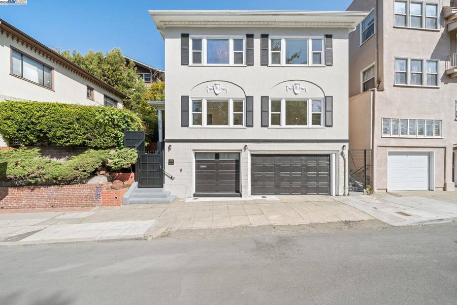 2215 Park Blvd, Oakland, CA 94606
