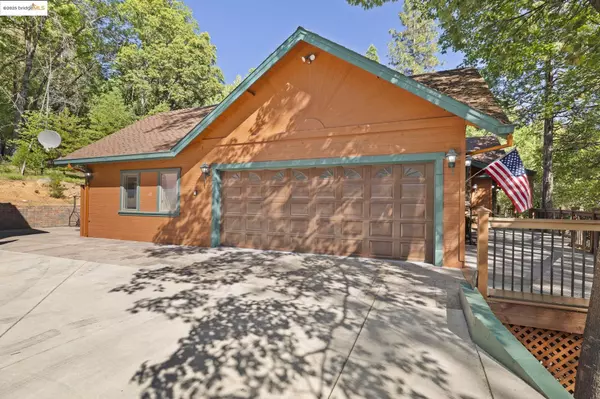 17355 High Grade Ln, Sonora, CA 95370