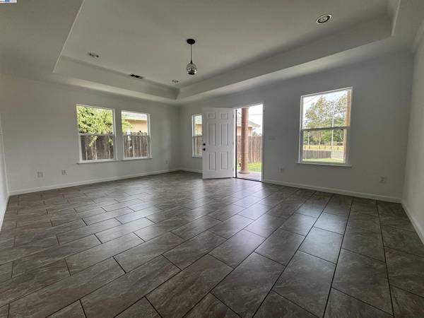 2621 Altos Ave, Sacramento, CA 95815