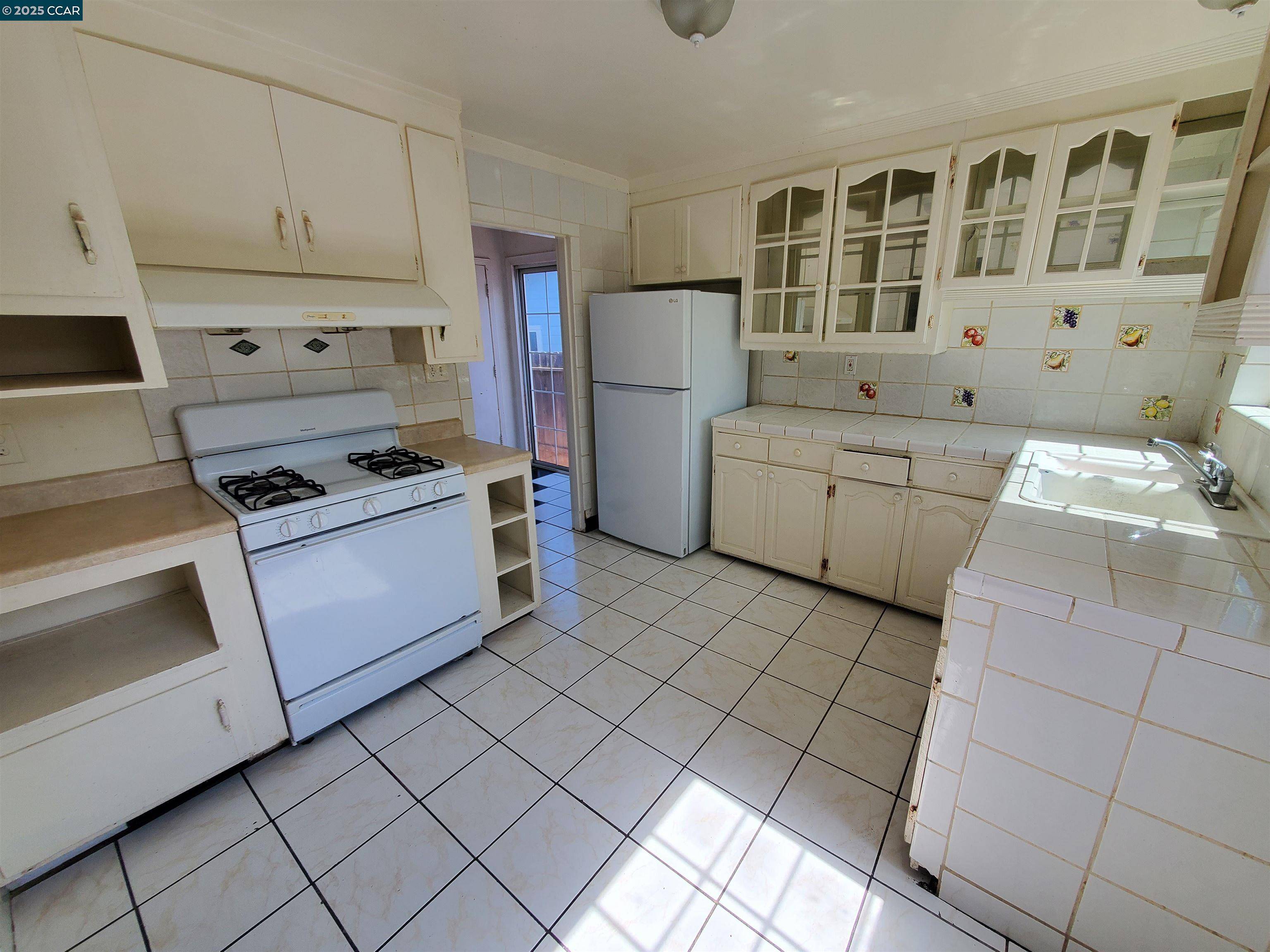 Richmond, CA 94805,766 38Th St