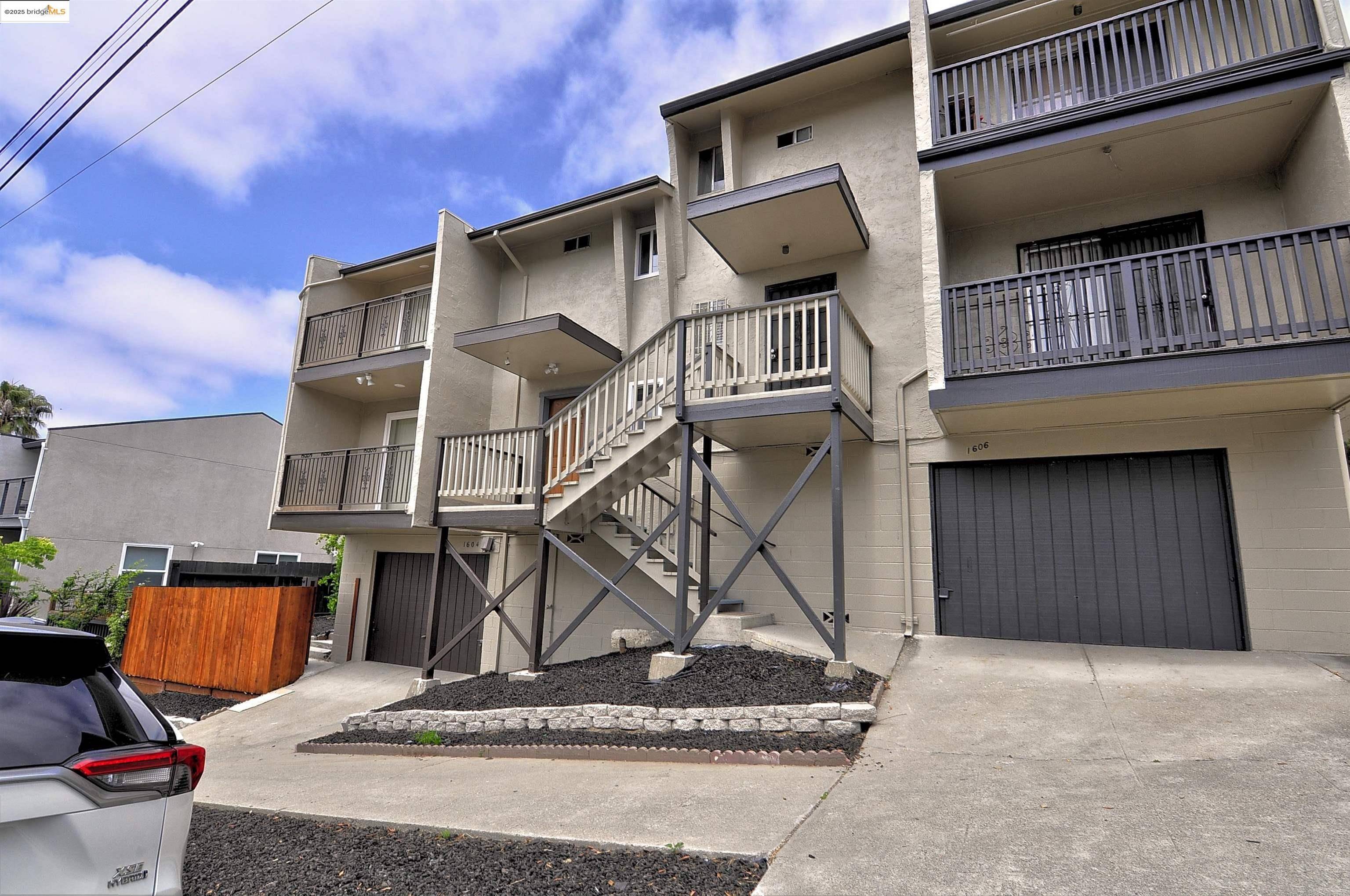 1604 E 19th St, Oakland, CA 94606