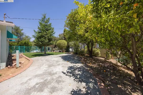Los Gatos, CA 95030,19394 Bainter Ave