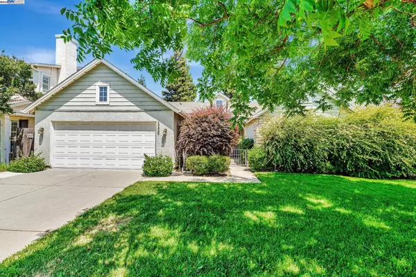 4220 Lifescapes Dr, Modesto, CA 95356
