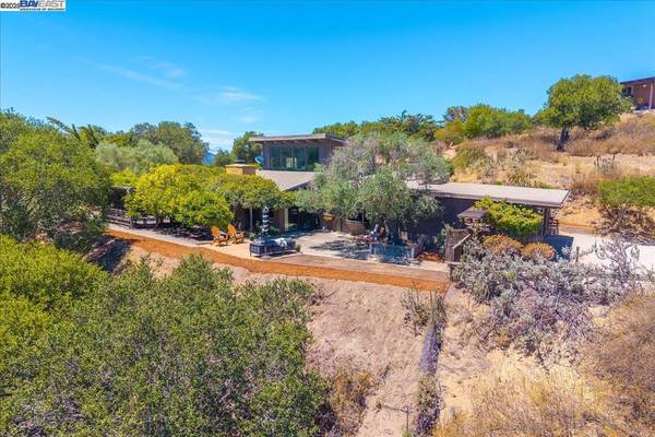 15335 Via Los Tulares, Carmel Valley, CA 93924