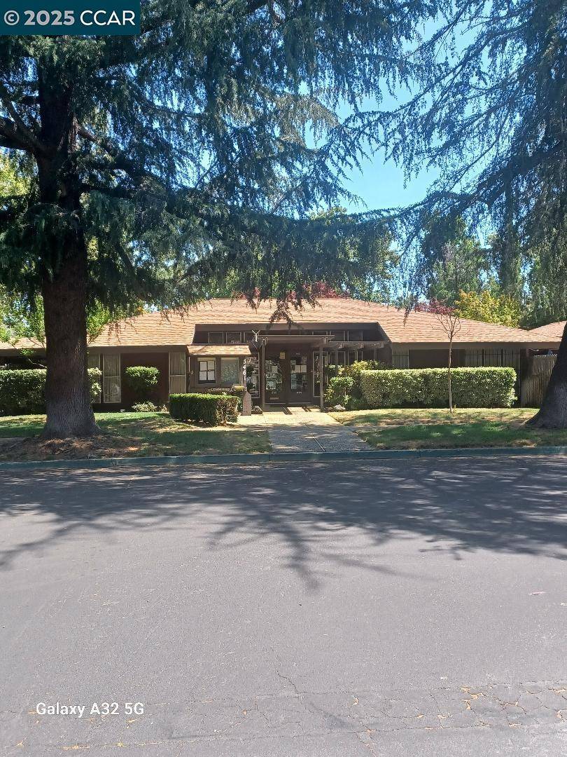 Concord, CA 94521,5496 Roundtree Dr #D
