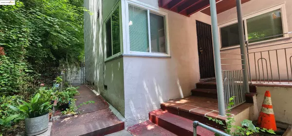3009 Park Blvd #1, Oakland, CA 94610