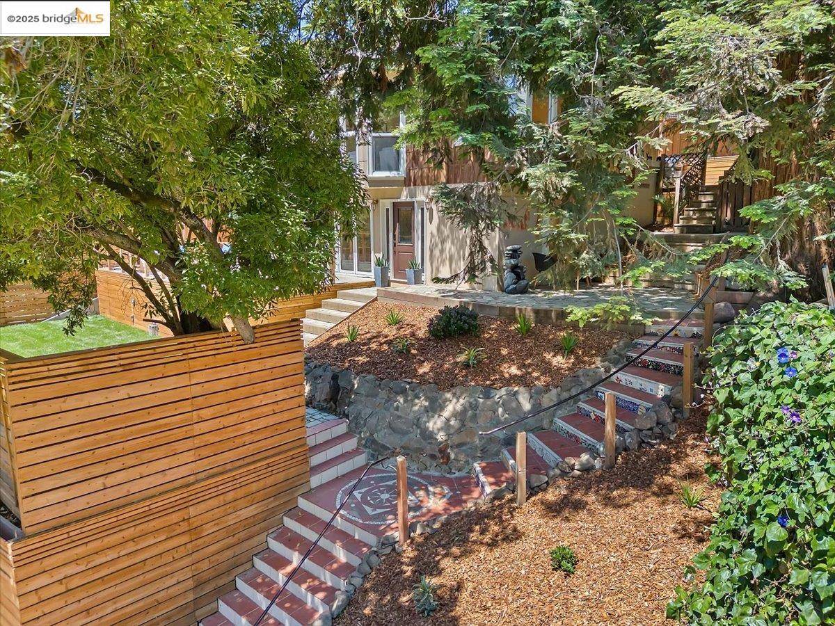 Oakland, CA 94611,164 Duncan Way