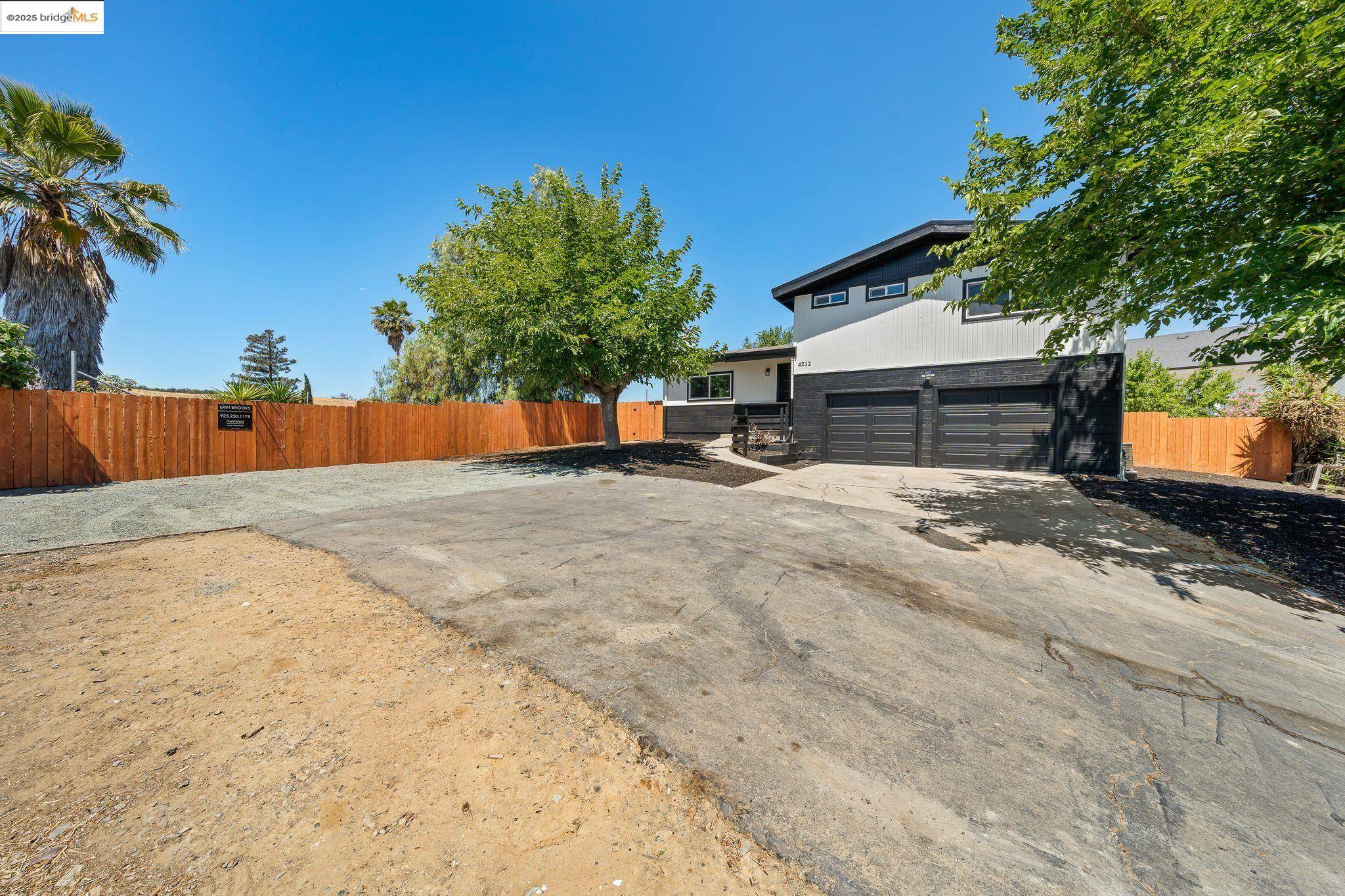 Martinez, CA 94553,4212 Valley Ave