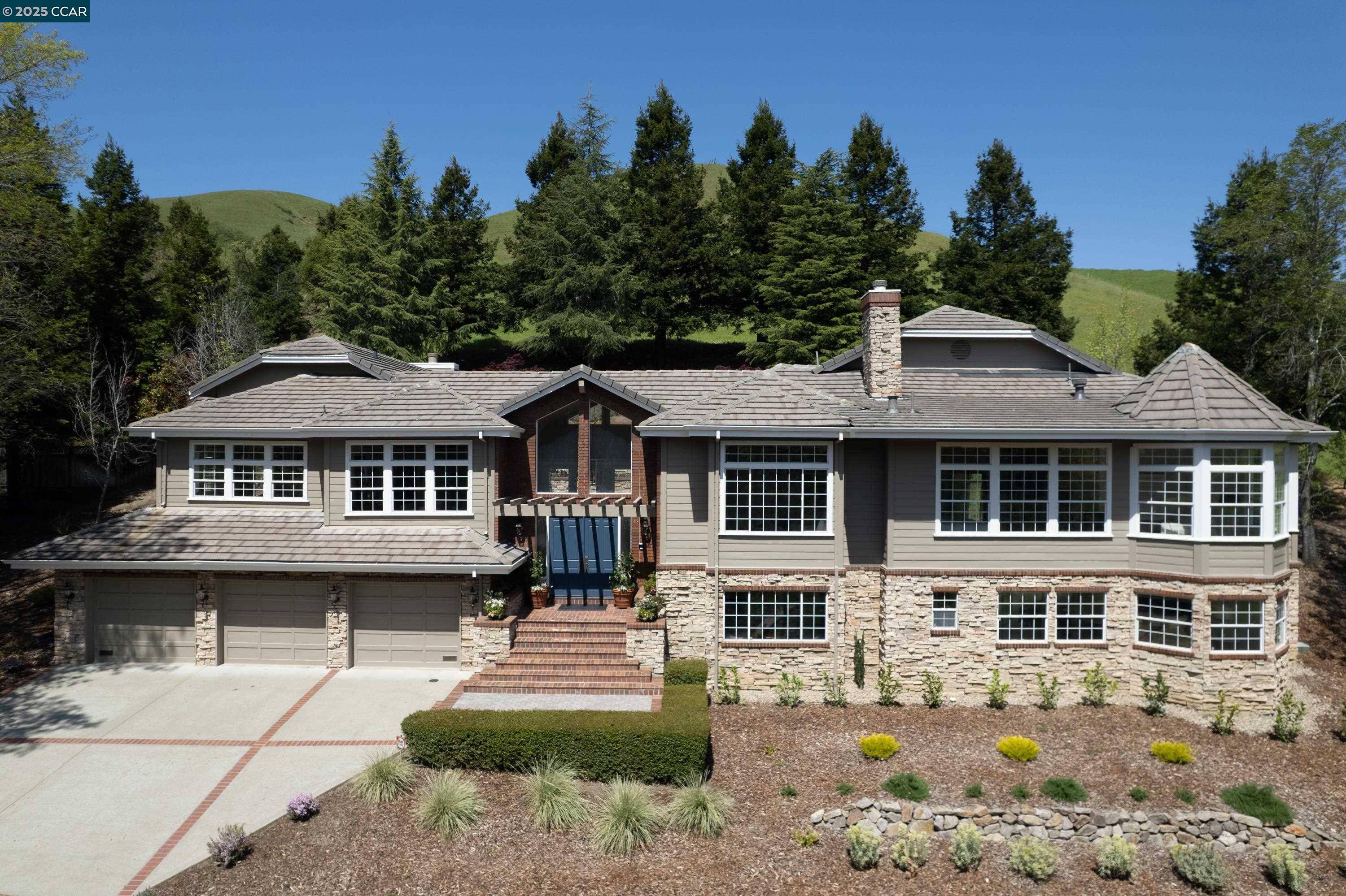 46 Merrill Circle N., Moraga, CA 94556