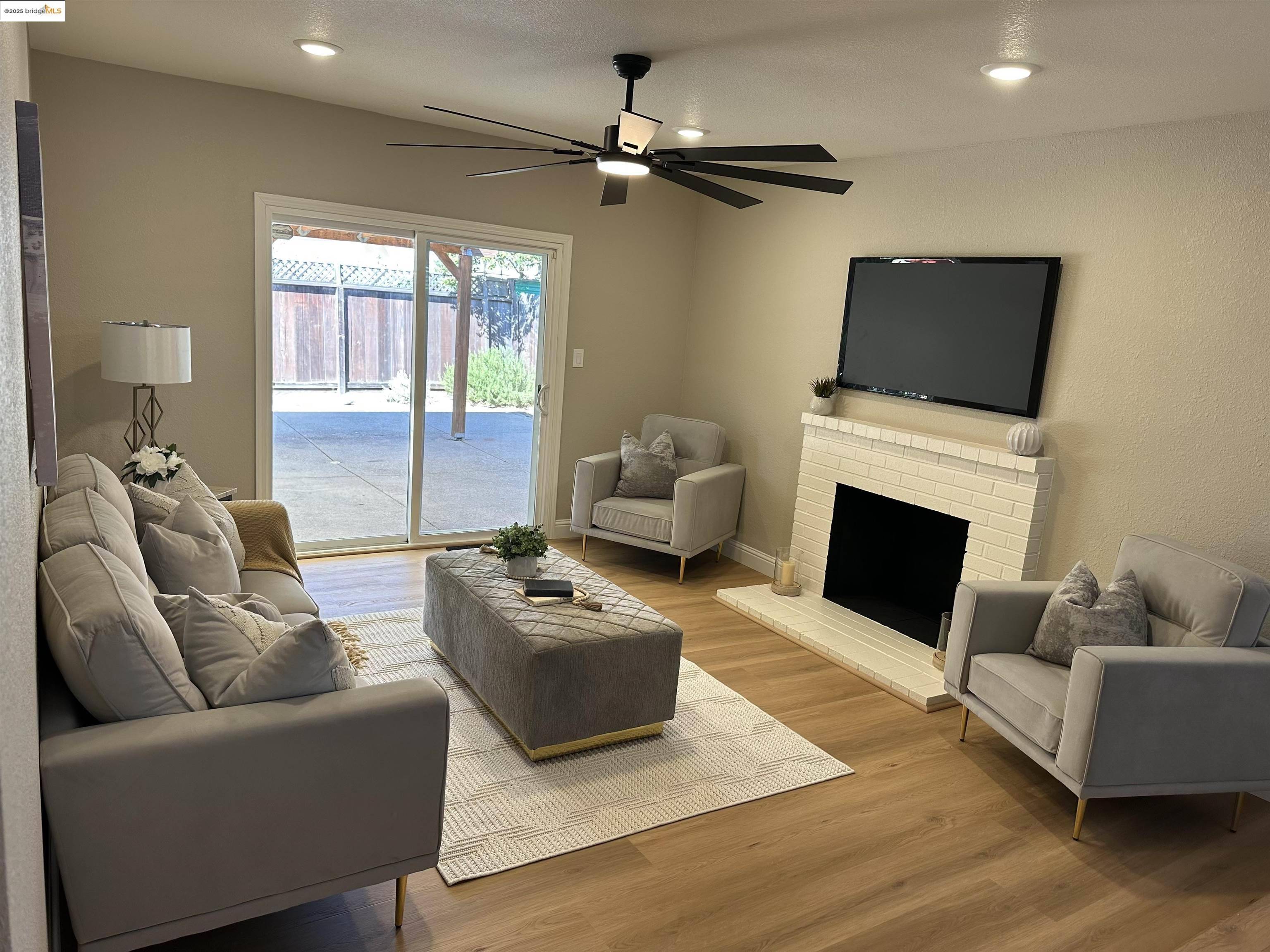 Concord, CA 94519,1868 Lynwood Dr