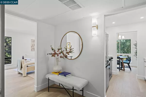 Walnut Creek, CA 94596,330 N Civic Dr #204