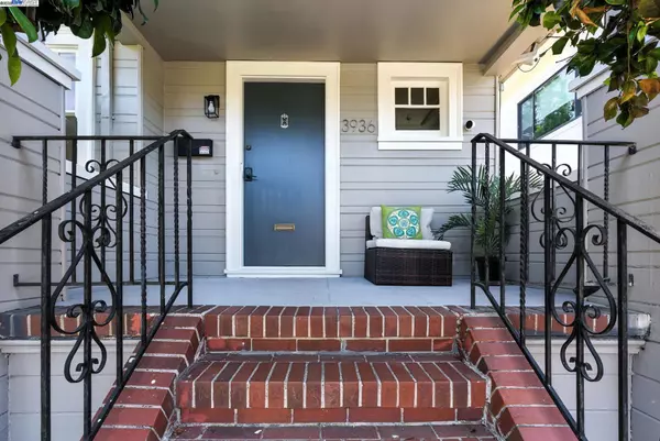 Oakland, CA 94602,3936 Midvale Ave