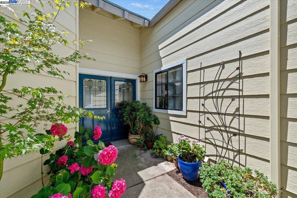 Livermore, CA 94550,2587 Chablis Way