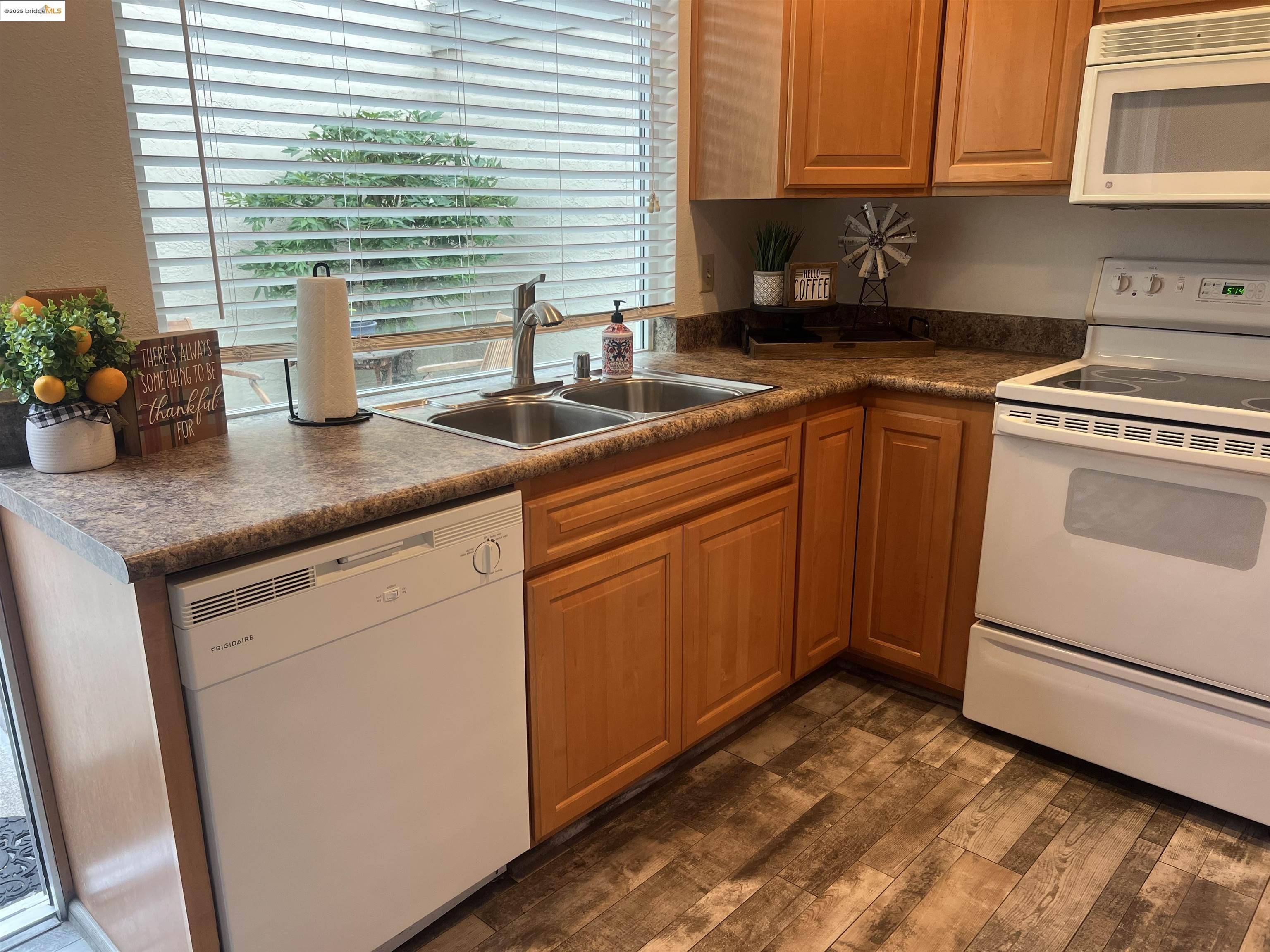 14 Long Creek Cir, Clayton, CA 94517
