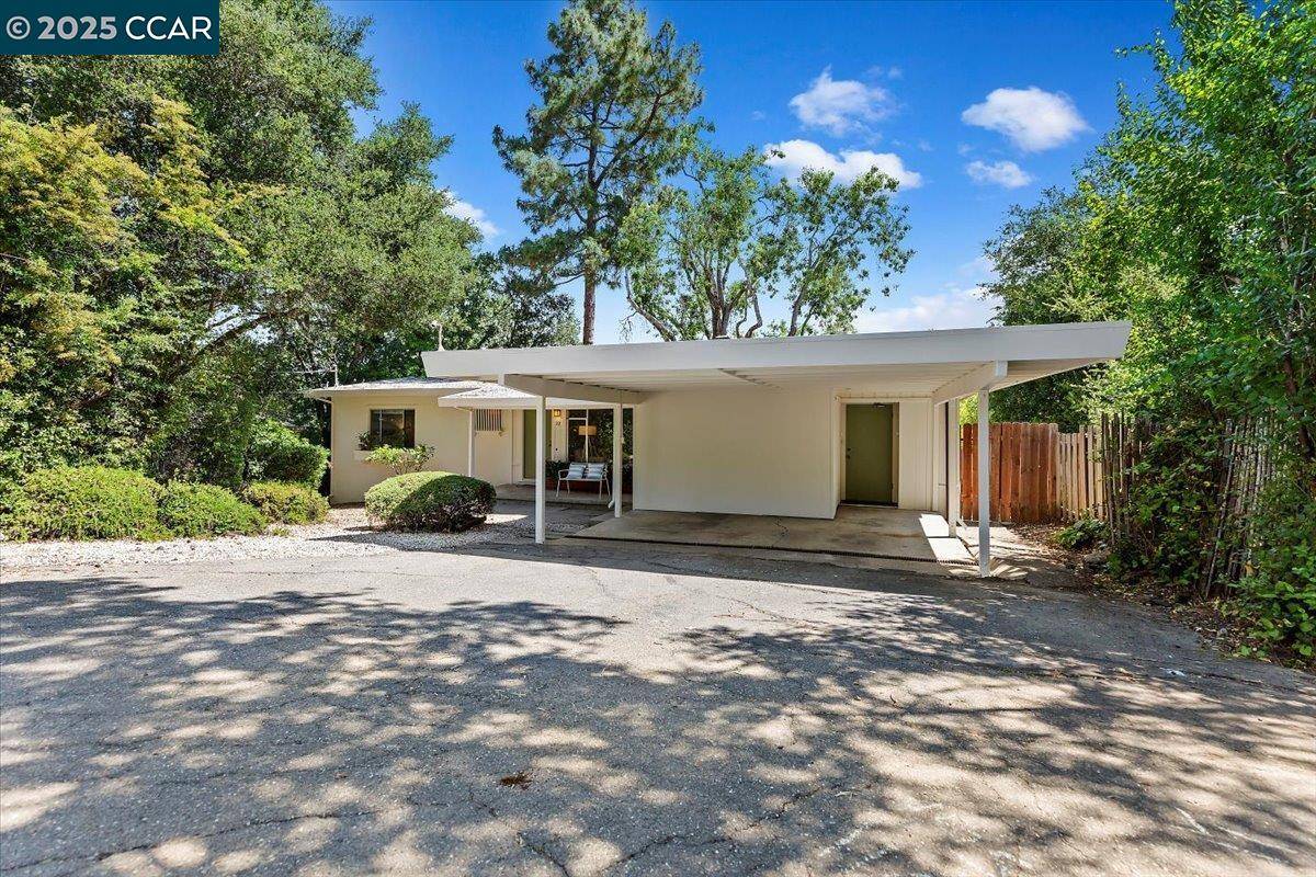 Orinda, CA 94563,32 California Ave