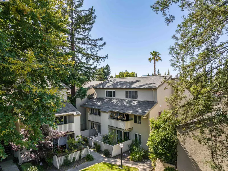 2720 Oak Rd #131, Walnut Creek, CA 94597