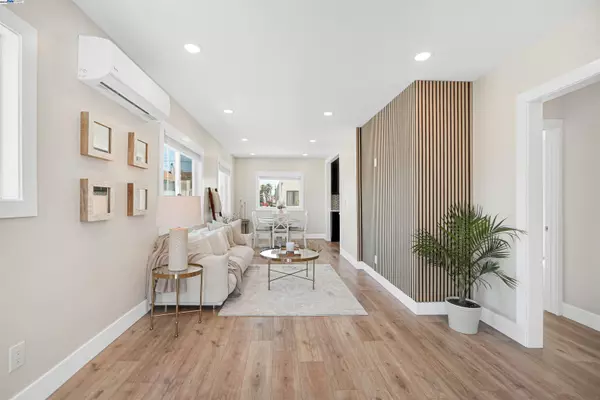 5726 Los Angeles St, Emeryville, CA 94608