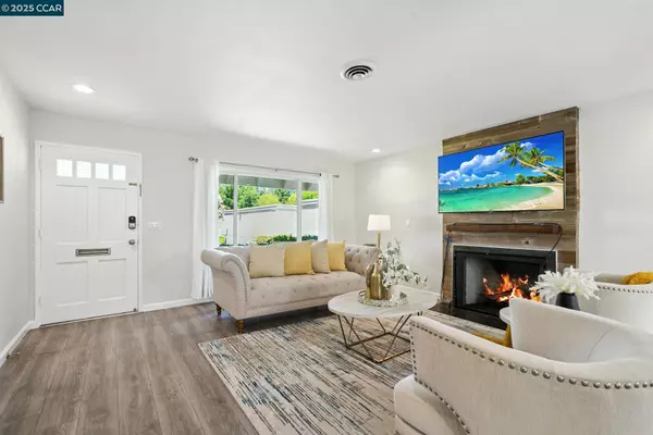 Moraga, CA 94556,21 Miramonte Dr
