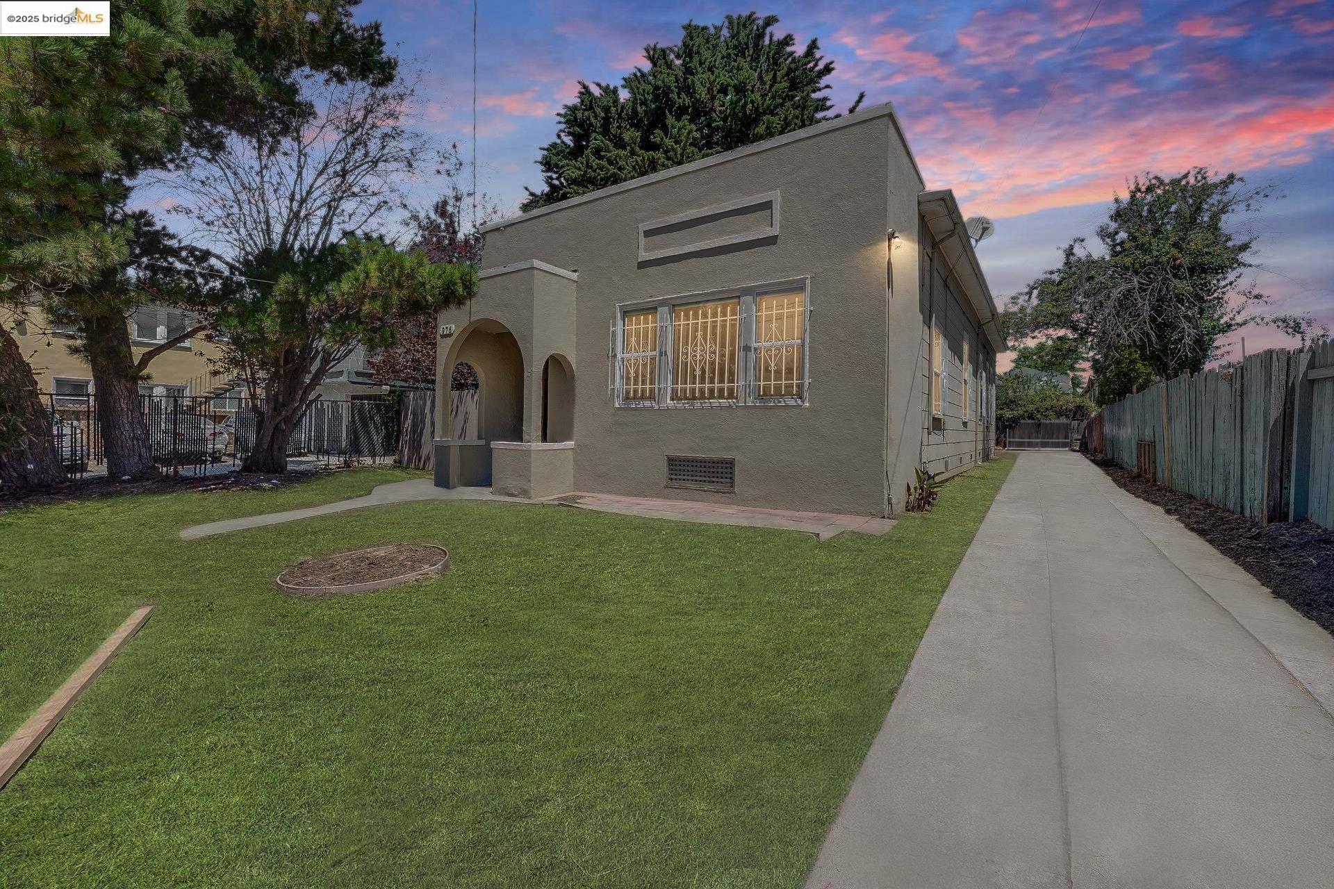 Oakland, CA 94608,976 34Th St