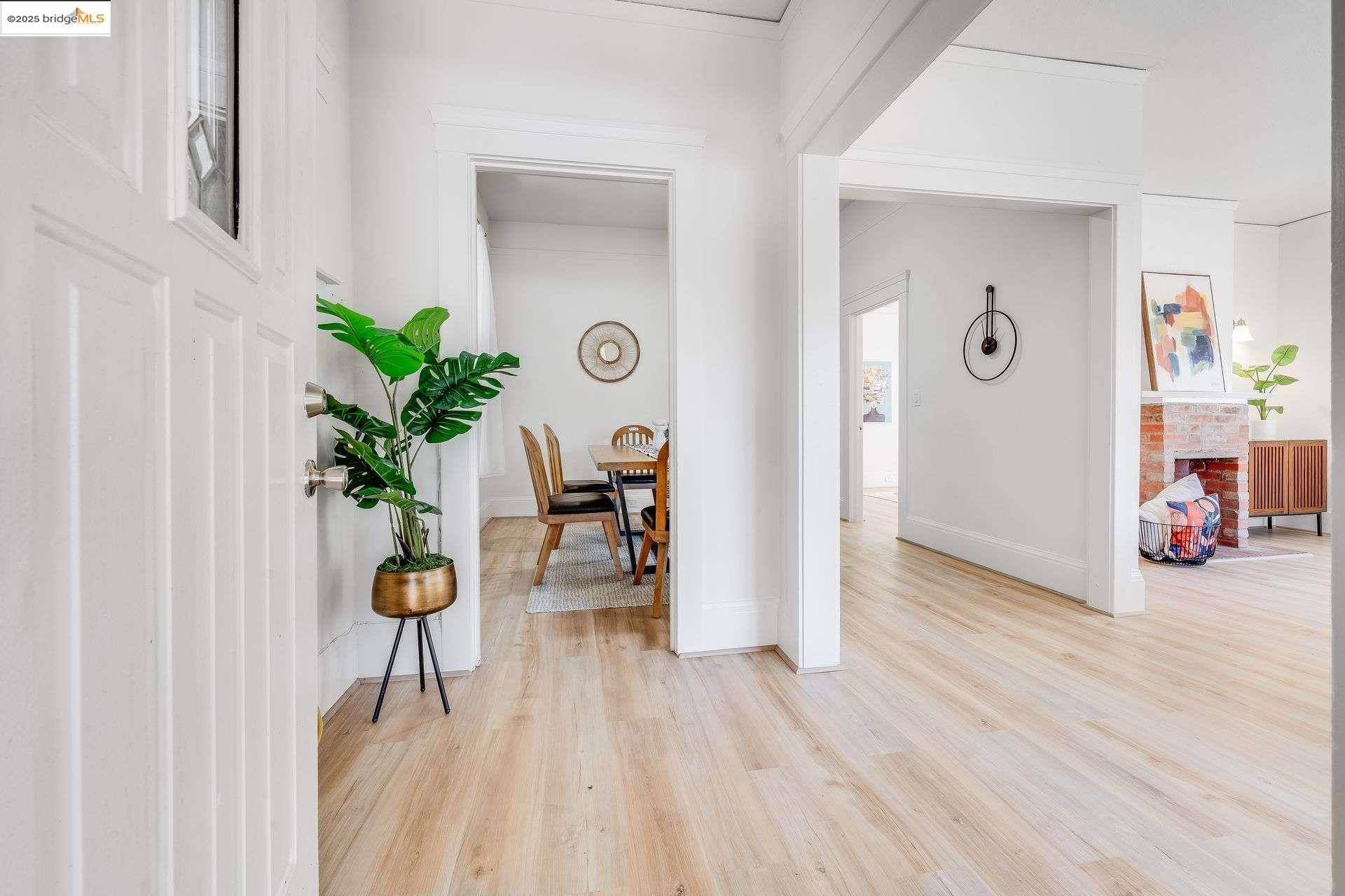 Oakland, CA 94608,976 34Th St