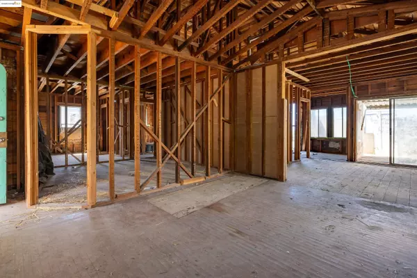 Oakland, CA 94605,7541 Outlook Ave