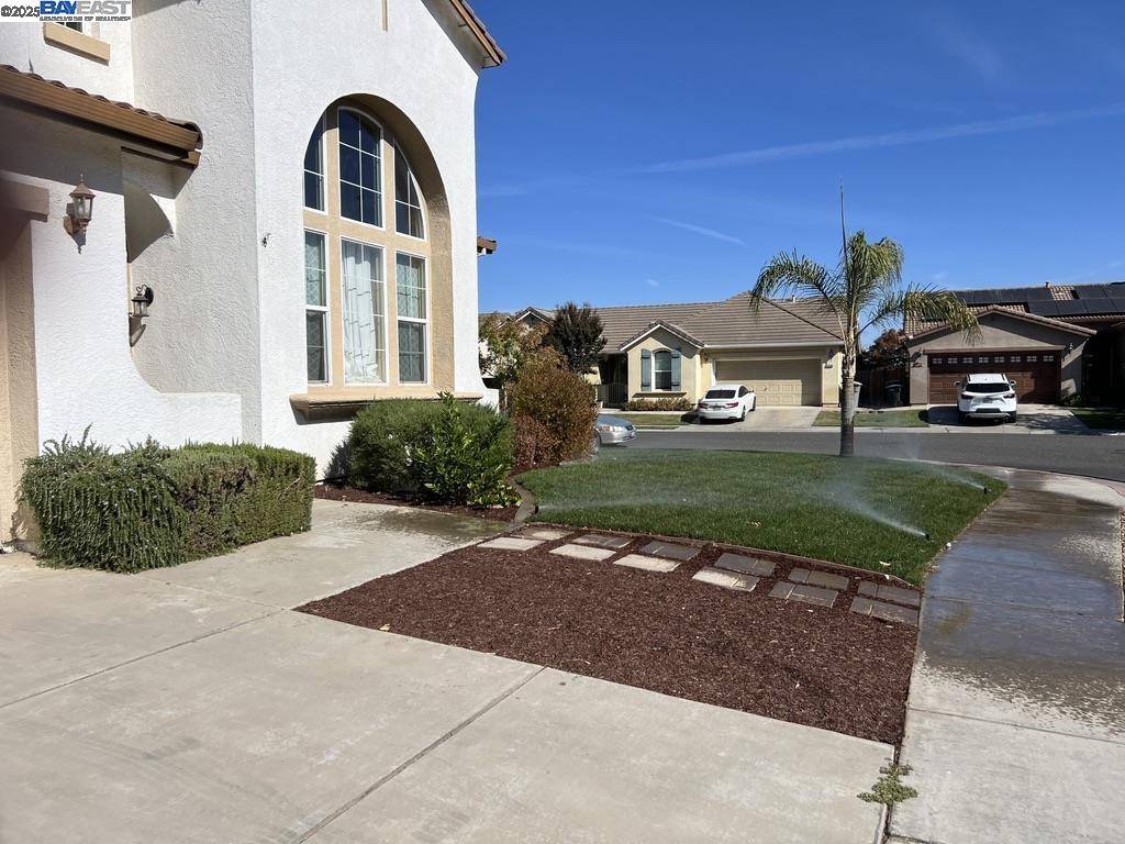 2441 Jessica Circle, Escalon, CA 95320