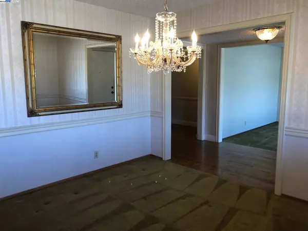 Pleasanton, CA 94588,5026 Hillcrest Way